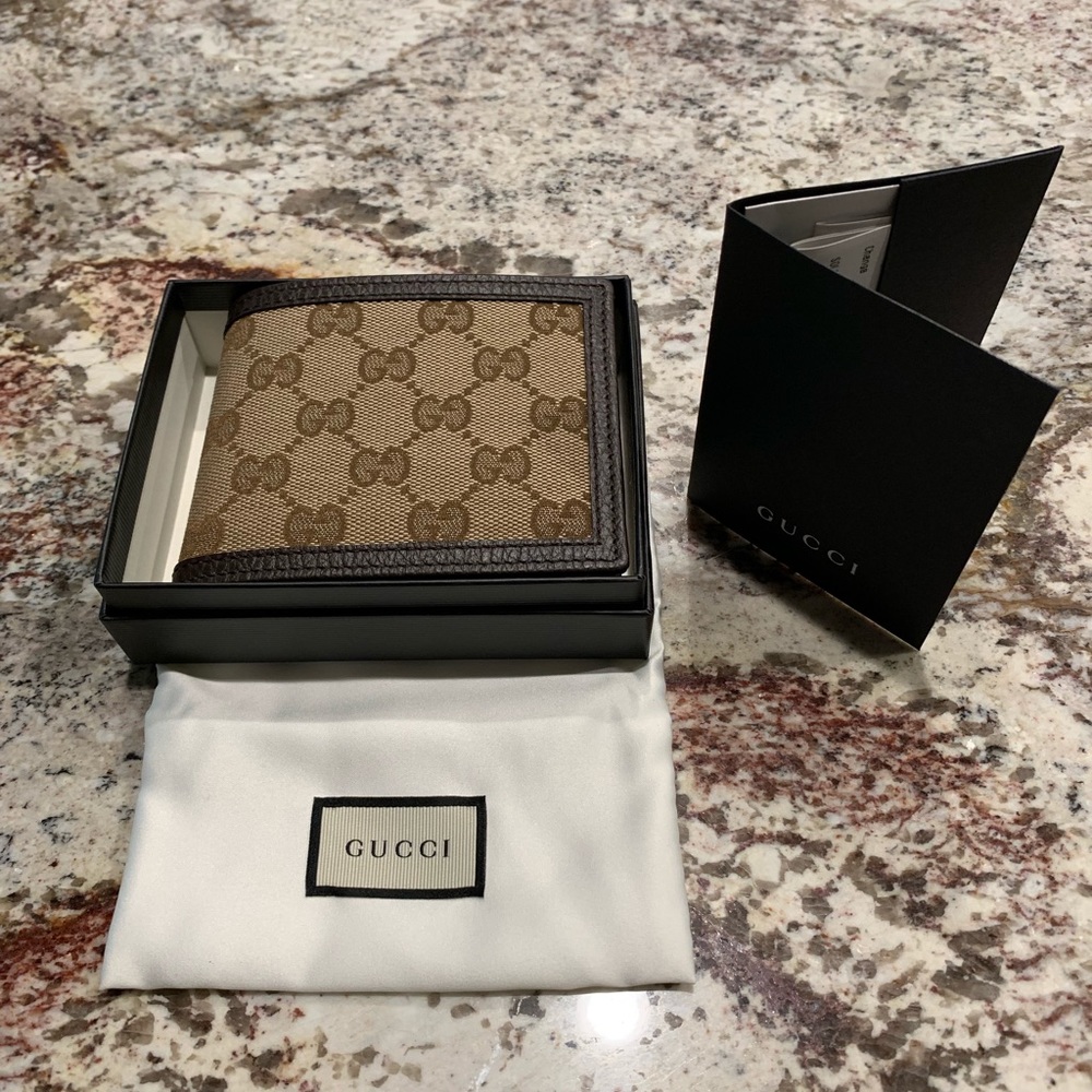 Men’s Gucci canvas bifold wallet authentic